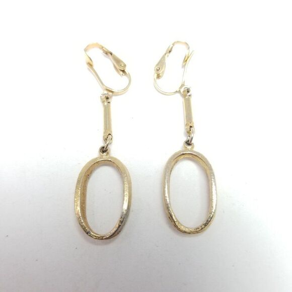 Vintage Long Dangle Clip On Earrings, Gold Tone Oval Drops, Retro Estate - Picture 2 of 5
